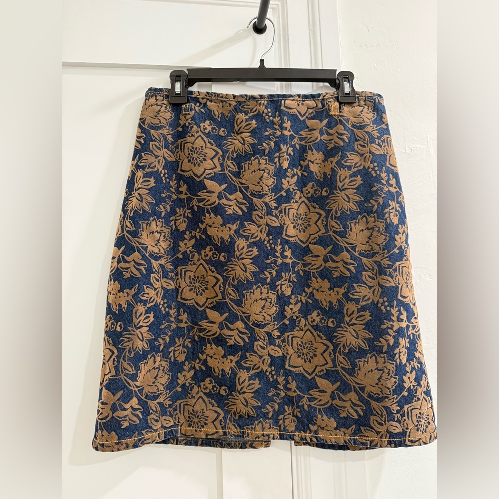 VTG Bill Blass jeans petites blue denim skirt w/ brown flocked floral pattern